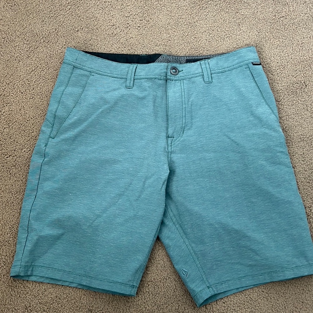 Volcom men’s hybrid shorts size 33 green